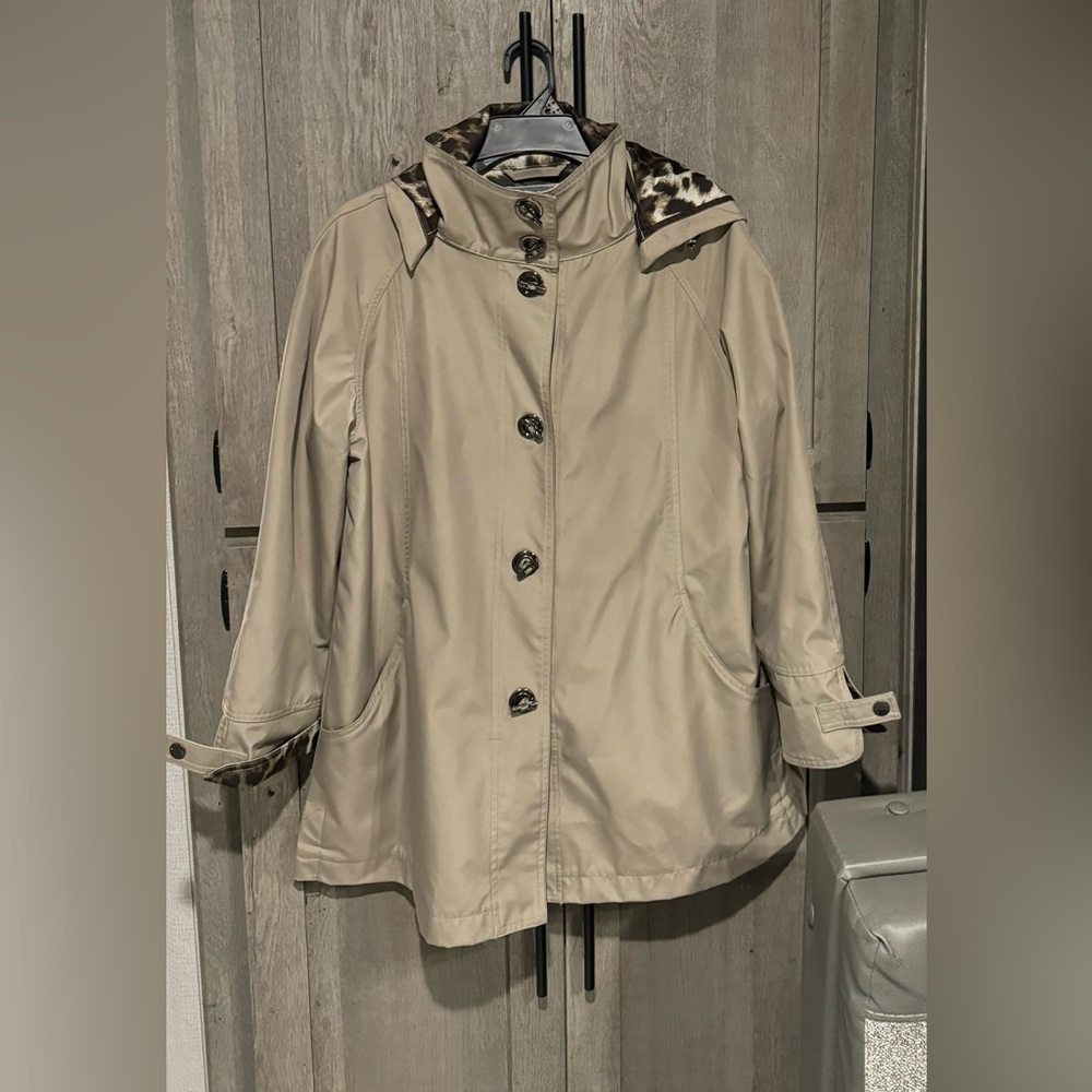 Neyelle Sz S All Weather Coat EUC